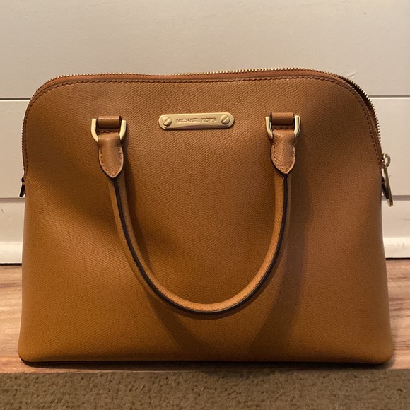 Authenticated Michael Kors Cindy Dome Satchel - Picture 3 of 15